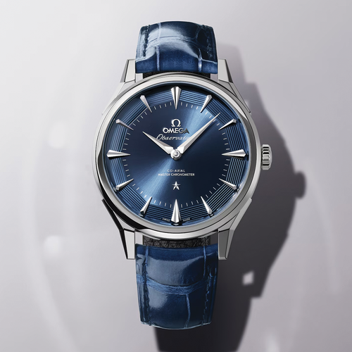 Constellation Observatory 39.4mm - Blue on Leather Strap