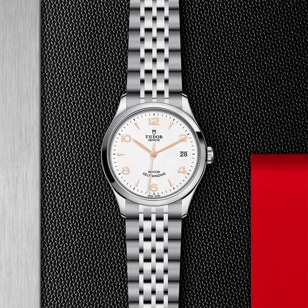 1926 36mm - White on Bracelet