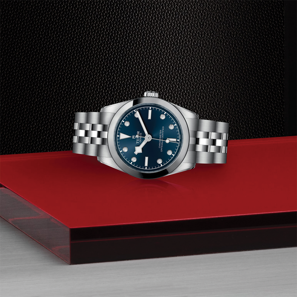 Black Bay One 31mm - Blue, Diamond-Set on Bracelet