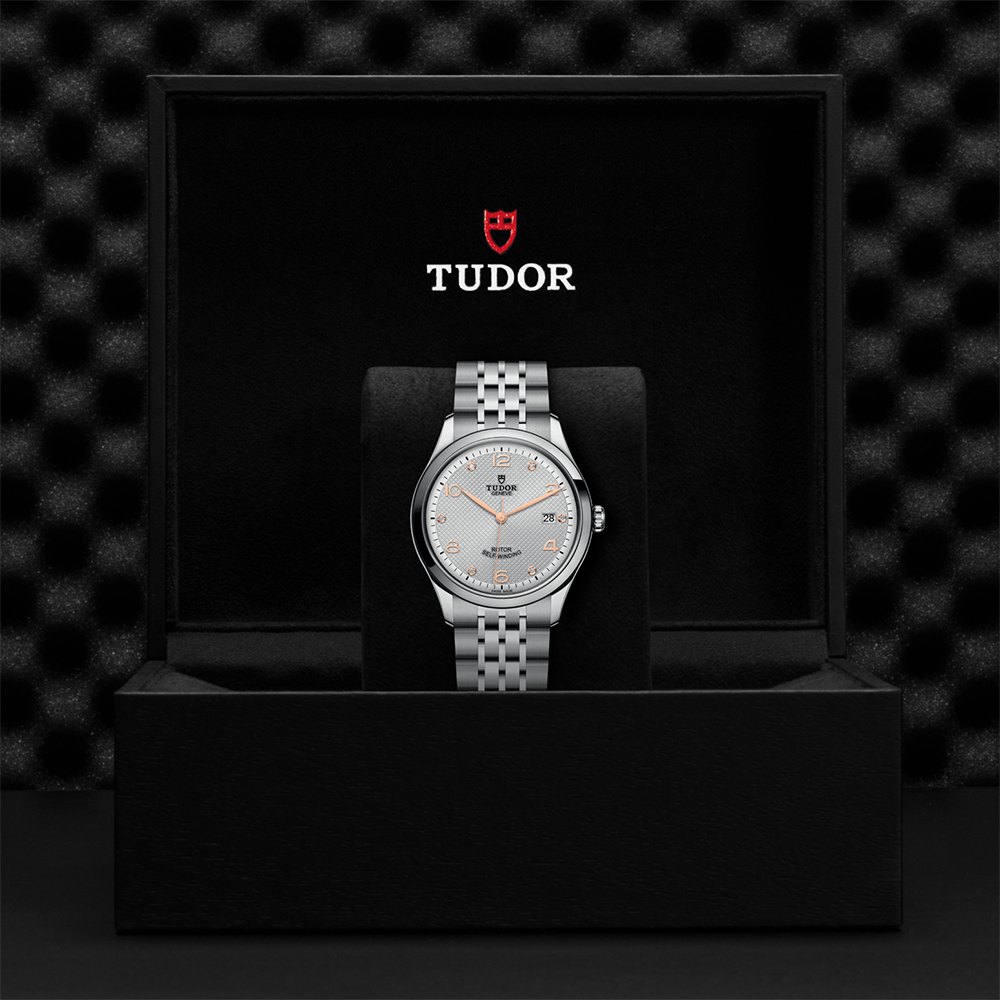 1926 39mm - Silver, Diamond-Set on Bracelet