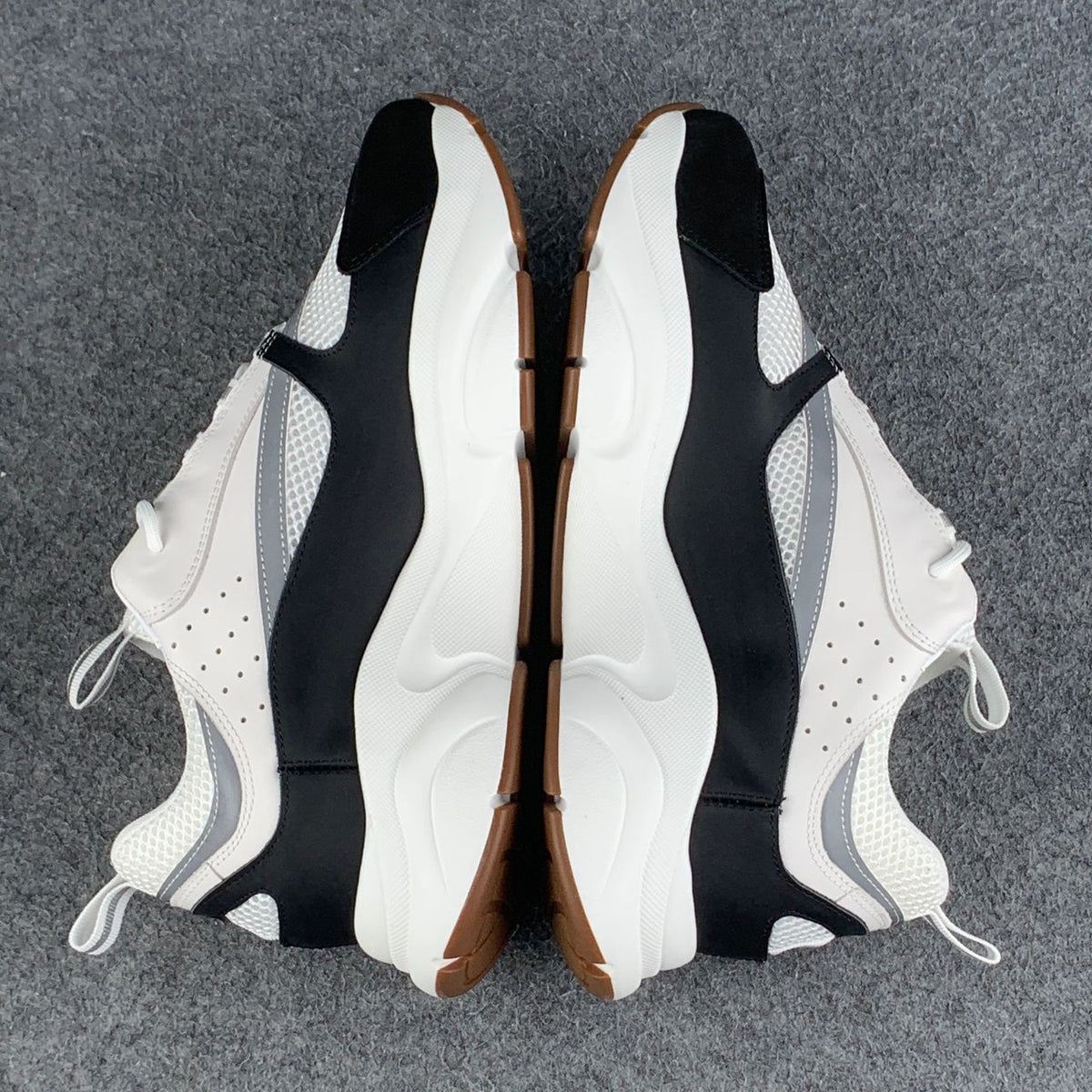 Dior B22 'White Black Gum'
