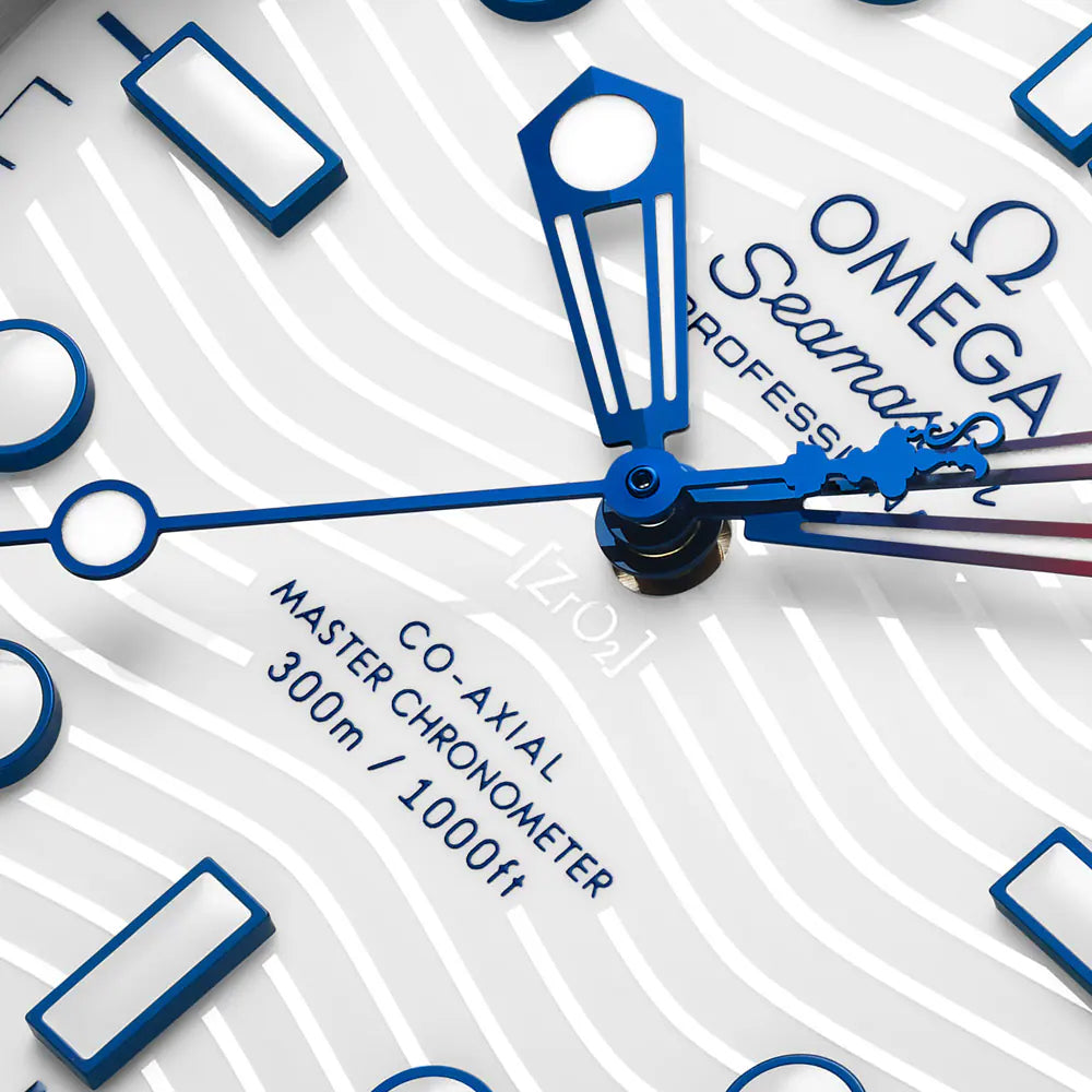 Seamaster Diver 300M America's Cup 42mm - White on Bracelet
