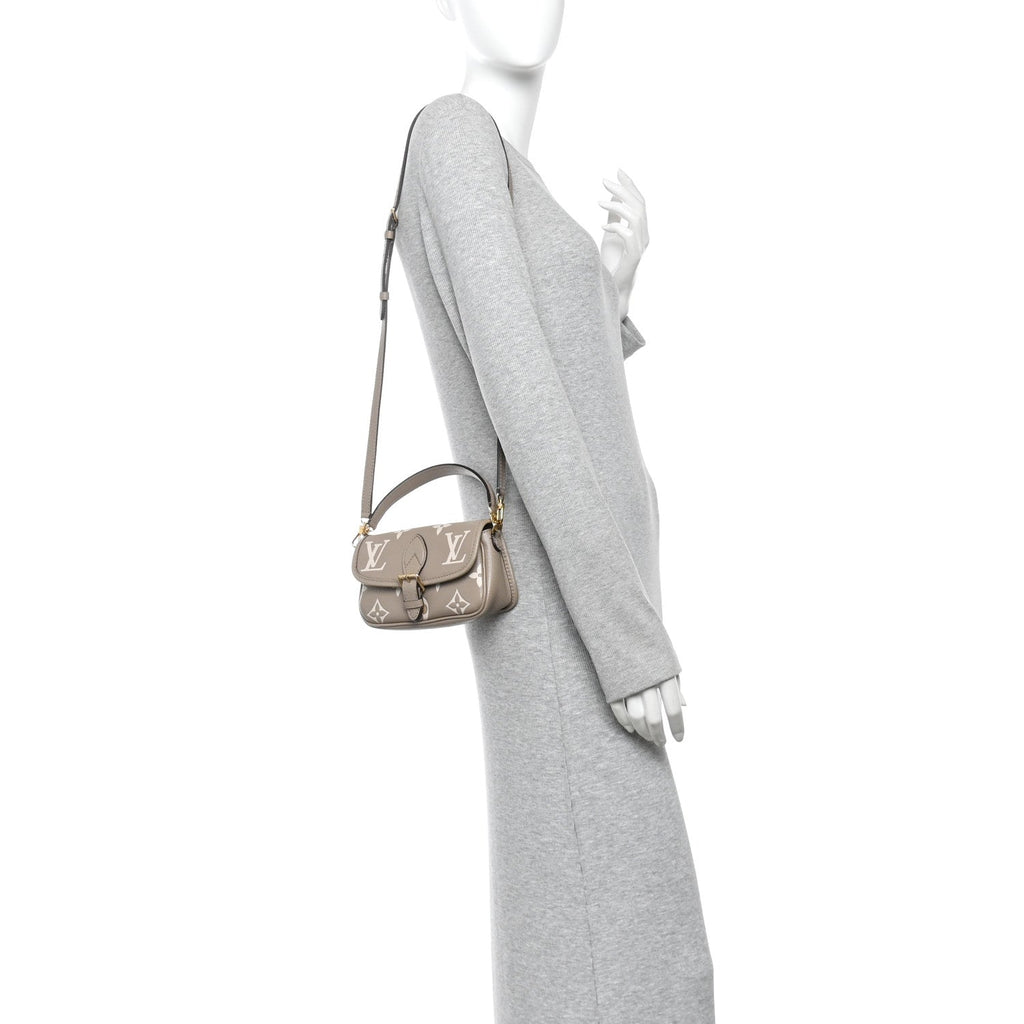 Empreinte Monogram Giant Nano Diane Tourterelle Creme