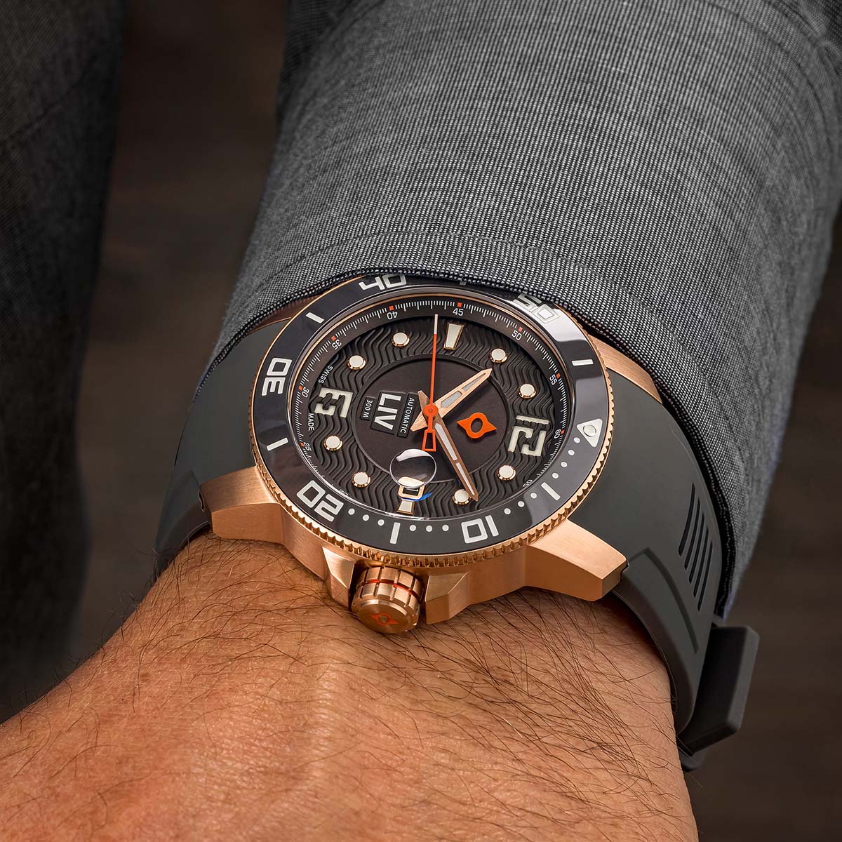 GX-Diver's 44mm Rose Gold Crater Gray