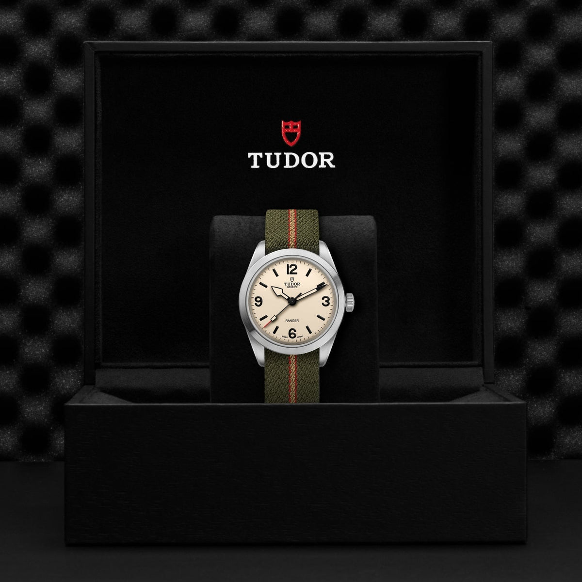 Ranger 39mm - Beige on Fabric Strap